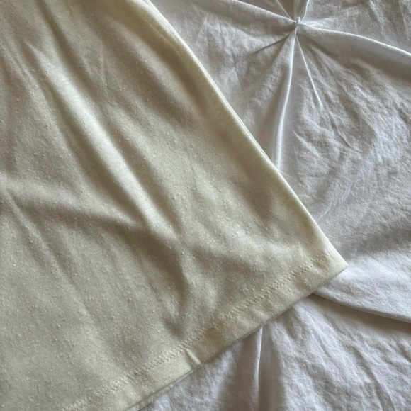 divided sports graphic tshirt - Picture 4 of 4